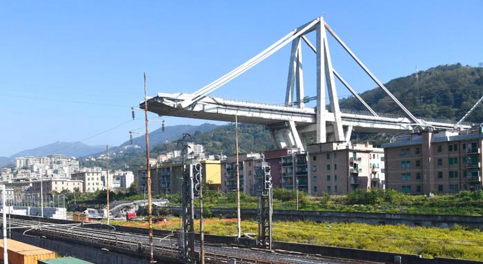 Ponte morandi, officially viadotto polcevera, was a road viaduct in genoa, constructed between 1963 and 1967 along italy's a10 motorway over. Ponte Morandi Genova . Ponte Morandi I Nodi Di Genova 2050